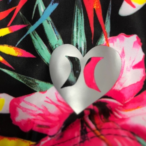 NWT, Hurley, Girls one piece swimsuit - Picture 4 of 7